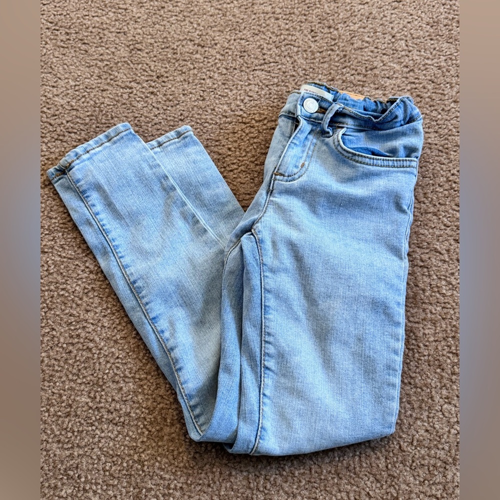 Levi's girls size 7  Light Blue Jeans